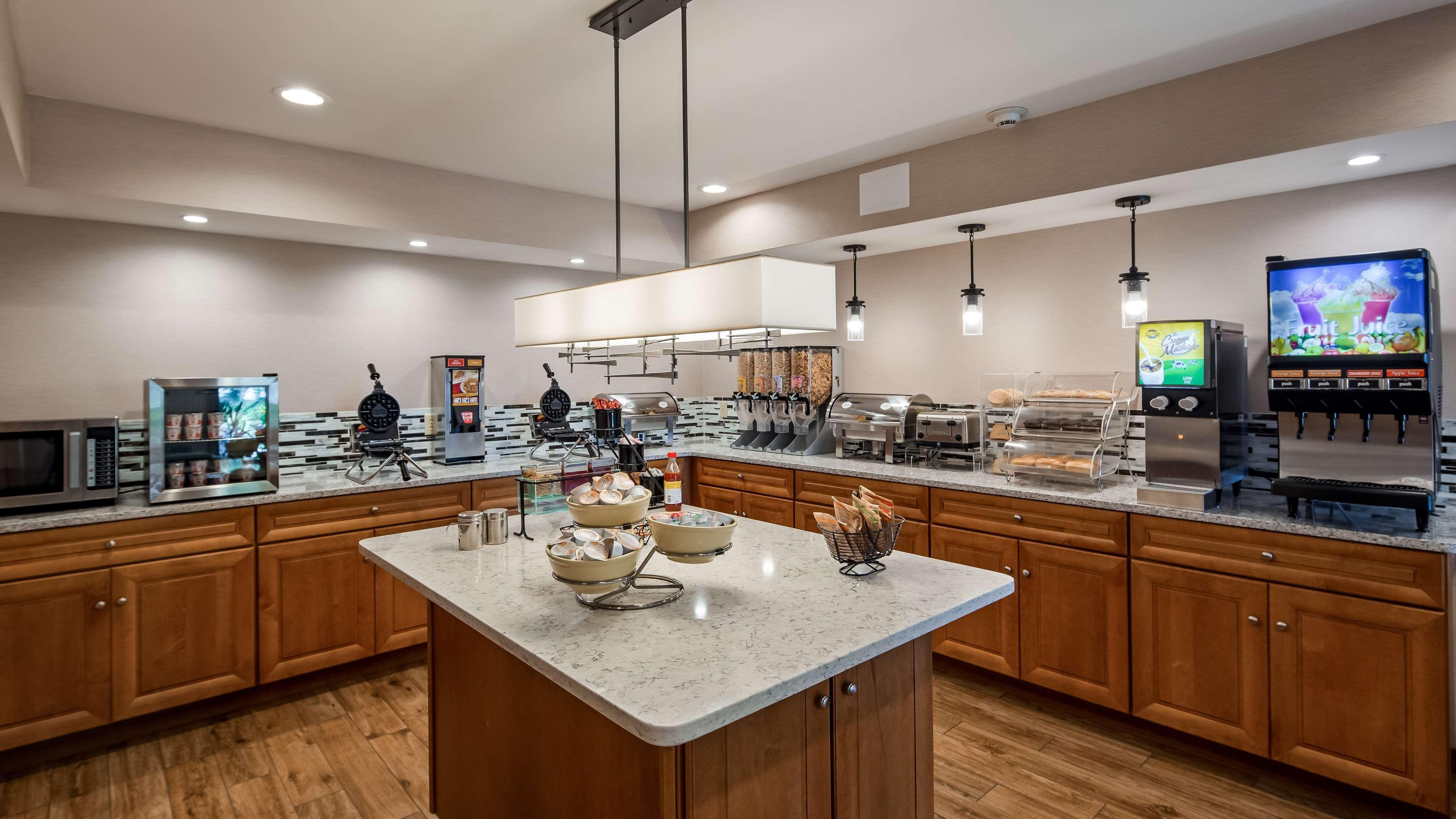 Best Western Chincoteague Island Bagian luar foto